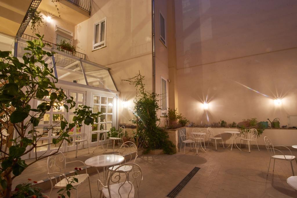 Cas'E Charming House Hotel Caserta Exterior photo