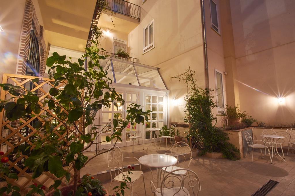 Cas'E Charming House Hotel Caserta Exterior photo