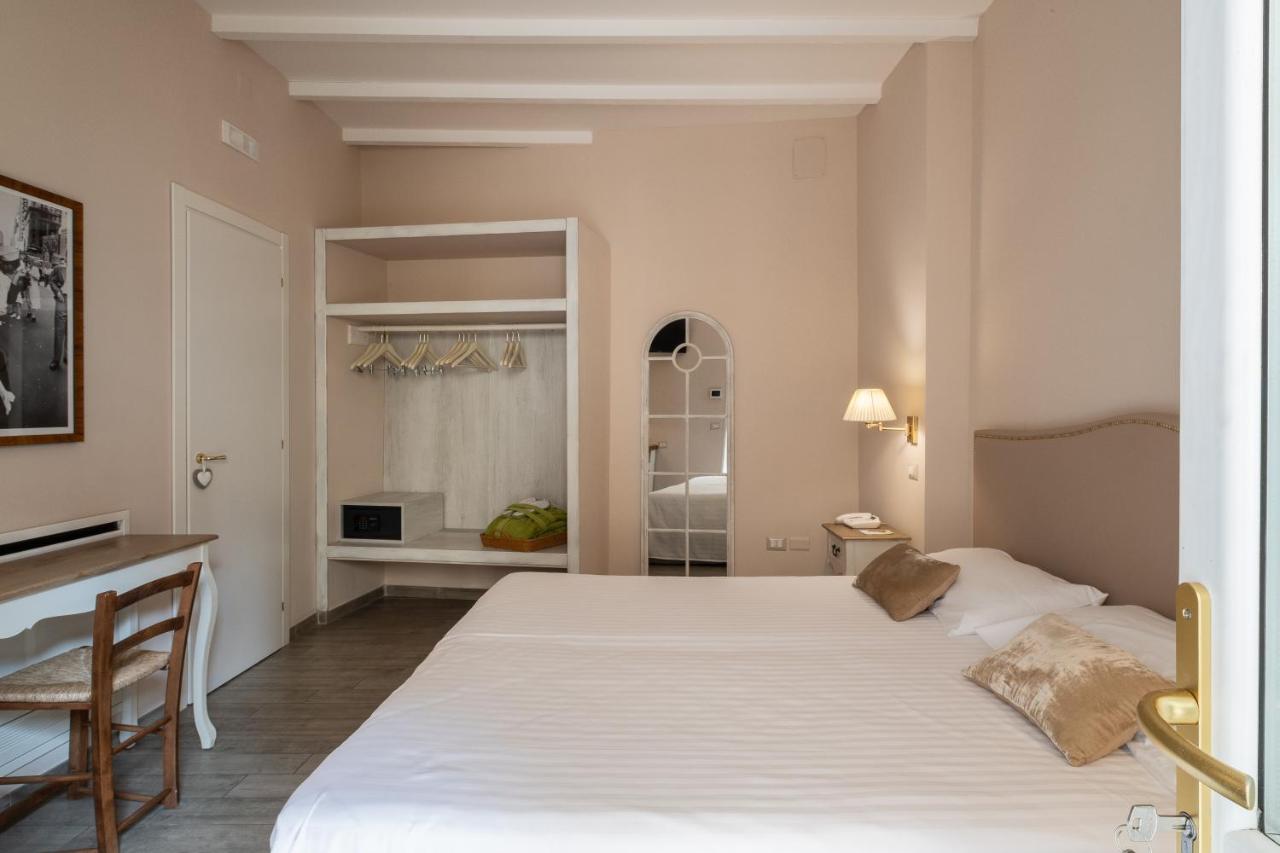 Cas'E Charming House Hotel Caserta Exterior photo