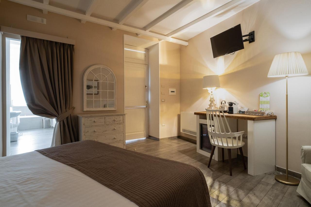 Cas'E Charming House Hotel Caserta Exterior photo
