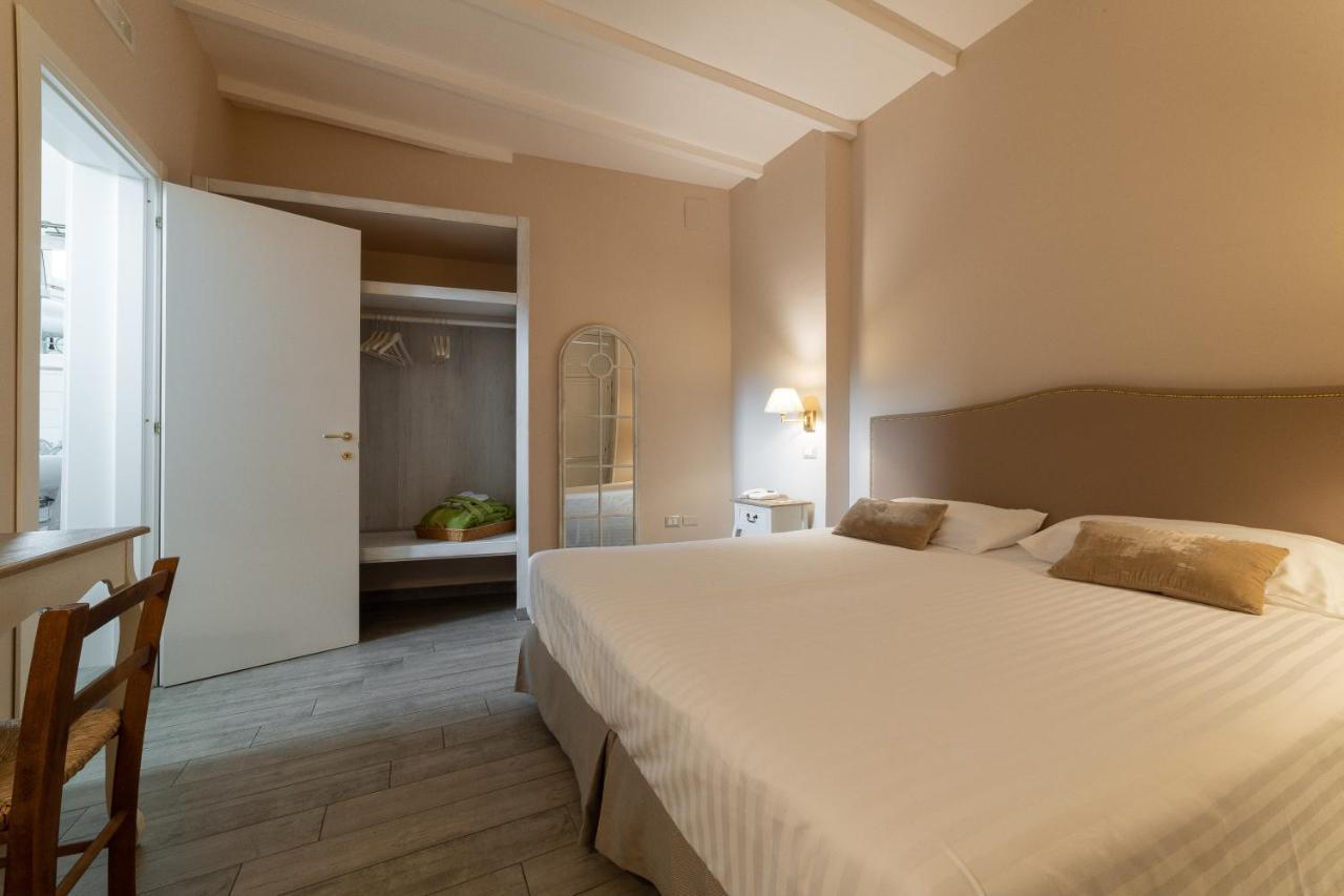 Cas'E Charming House Hotel Caserta Exterior photo