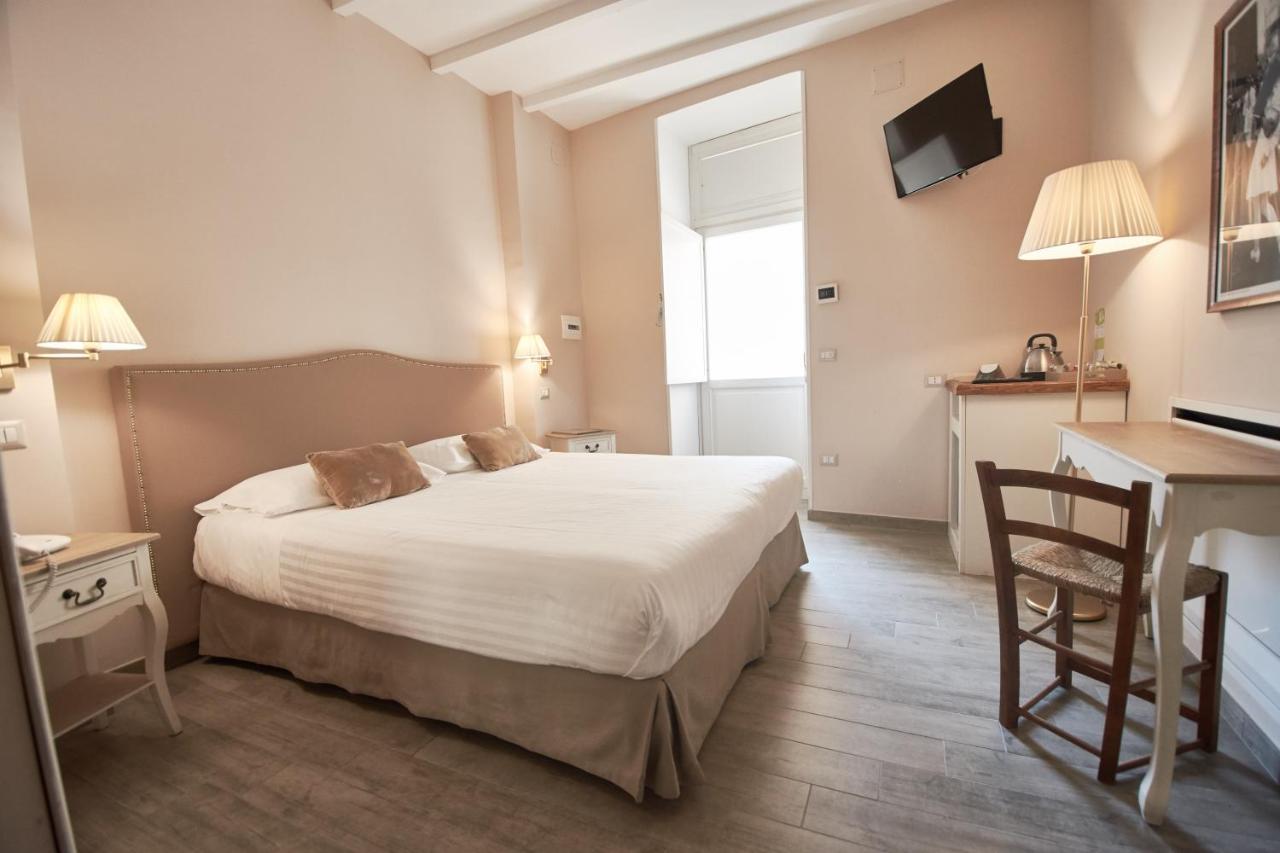 Cas'E Charming House Hotel Caserta Exterior photo